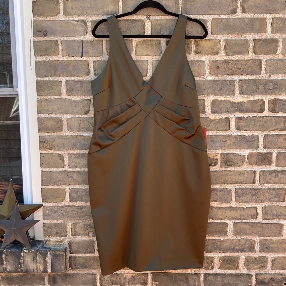 HP!💎 JS Collections, NWT Evening Dress, Formal, Fitted, V-Neck, Rouching, Sz 16